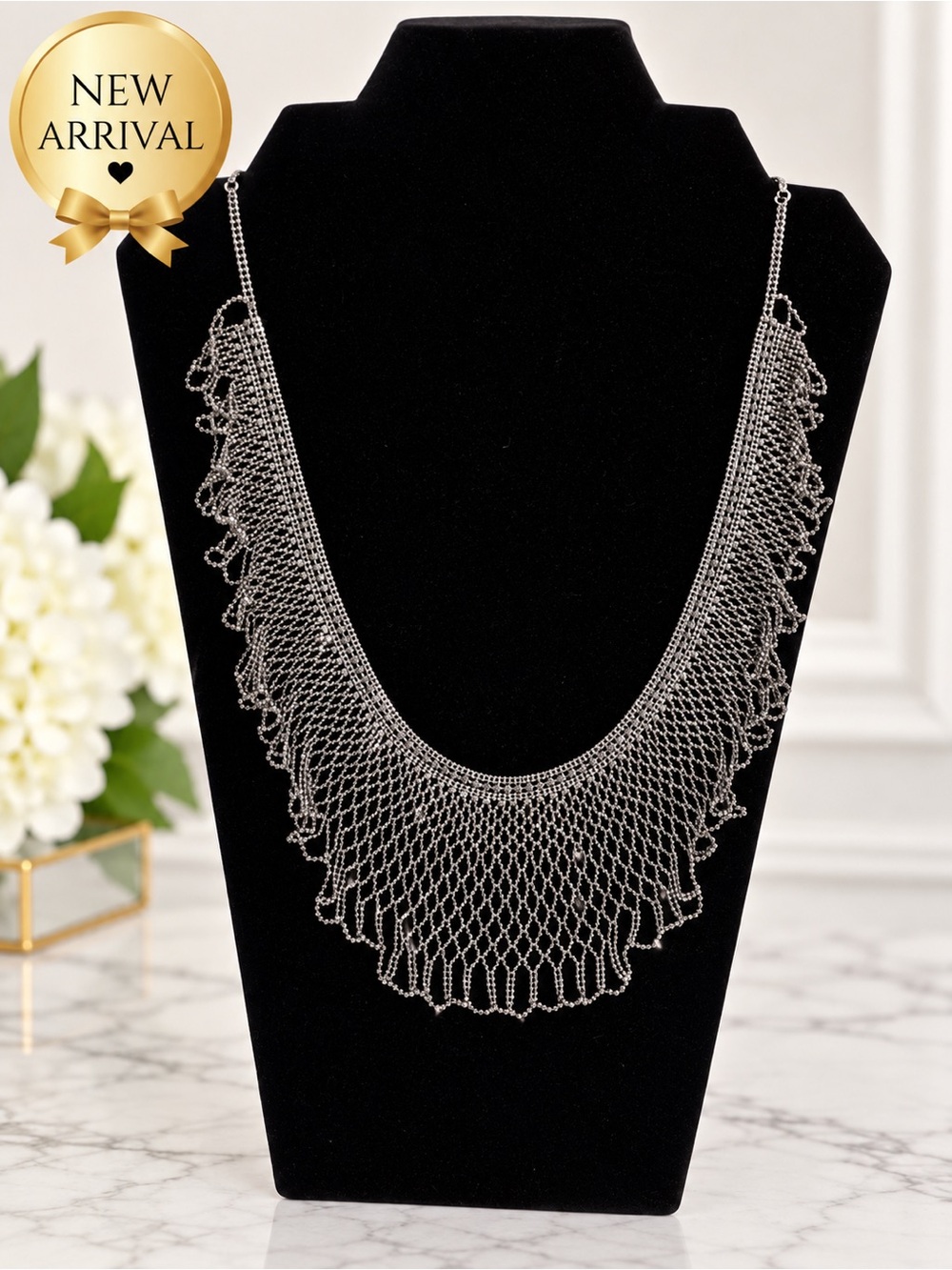 🖤 BCBG Max Azria Silver-Tone Mesh Fringe Statement Necklace 🖤